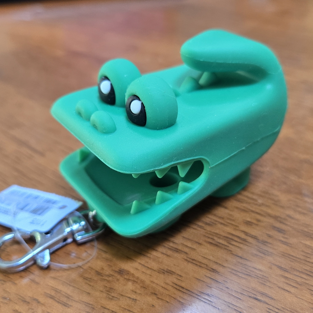 NWT BBW Green Alligator Pocketbac Holder Keychain + 1 Free Hand Sanitizer Scent - Picture 2 of 8